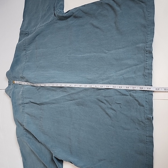 Tommy bahama 100% silk button down shirt/ XL - Picture 8 of 10